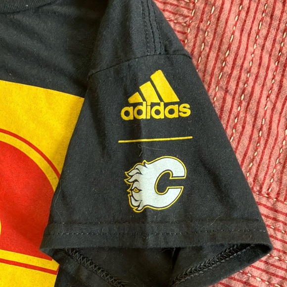 Calgary Flames Women’s Adidas Black Cotton T-Shirt - Picture 7 of 10
